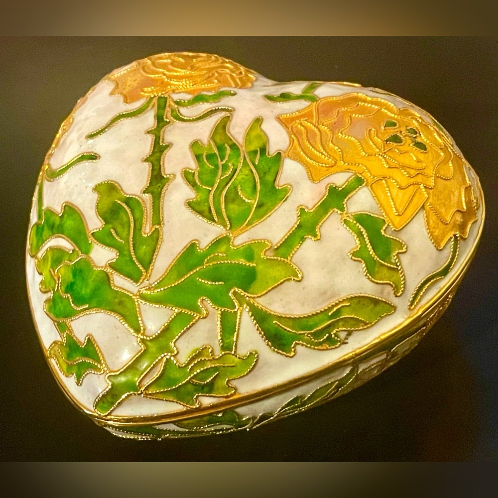 Vintage Cloisonne White and Gold Floral Heart Trinket Box - Picture 2 of 15